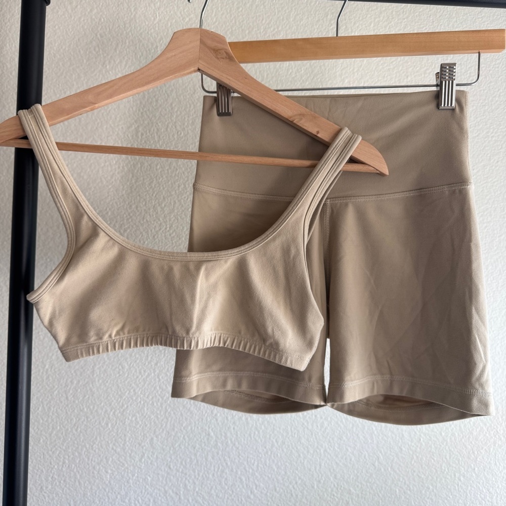 Aritzia active set